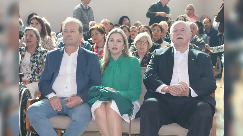 Prefeito de Ivaiporã, Carlos Gil (PSD) vice Gertrudes Bernardy (MDB) e Orlando Pessuti (MDB)