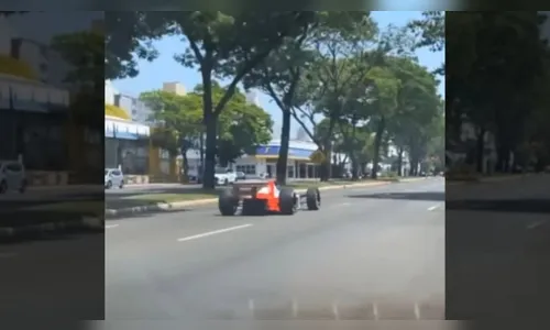 Homem é flagrado dirigindo réplica de Fórmula 1 pelas ruas de Maringá