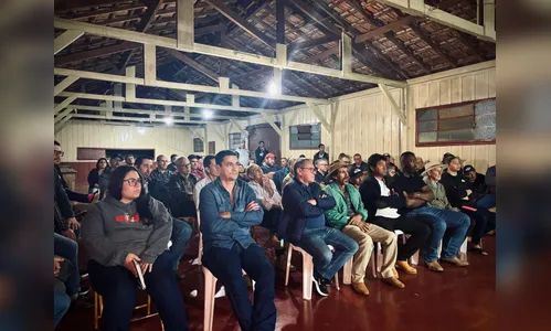 Moradores discutem asfalto entre Santo Antônio do Palmital e Rio Bom