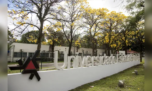 UEM abre teste seletivo com 10 vagas e salários de até R$ 7,6 mil