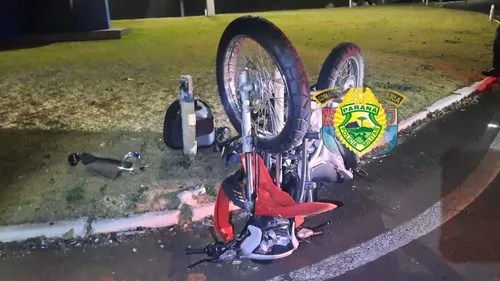 A colisão envolveu um VW Gol e uma moto Honda NXR 160 Bros
