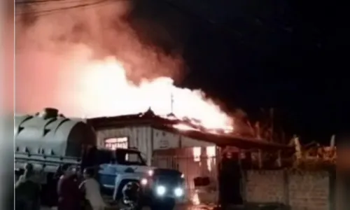 Mulher é encontrada morta em casa que pegou fogo em Califórnia