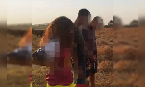 Filha aprende na internet a dar “mata-leão” e estrangula própria mãe