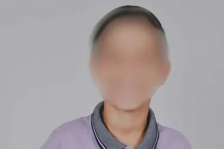 A morte foi confirmada pela mãe, Eduarda da Costa, em uma publicação nas redes sociais.