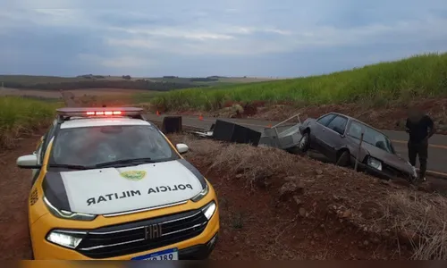 Colisão entre carro e moto deixa dois feridos na PR-466, em Marumbi