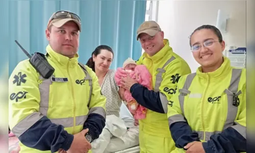 Gestante dá à luz em rodovia com ajuda de socorristas no PR