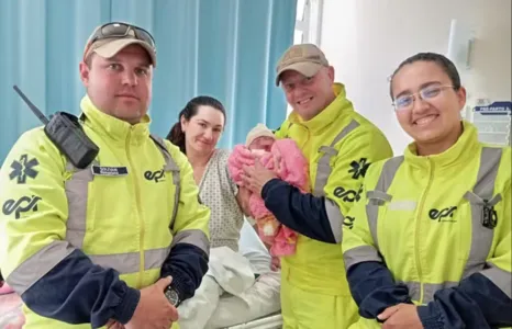 A mulher deu a luz com ajuda dos socorristas da EPR Litoral Pioneiro.