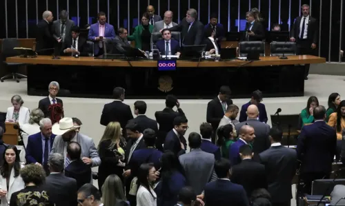 A proposta permite que deputados e senadores barrem a prisão de colegas
