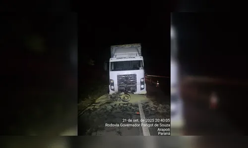 Motociclista morre após colisão frontal com caminhão na PR-092