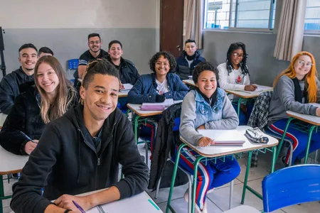 Alunos da rede estadual podem entrar no superior pelo Aprova Paraná