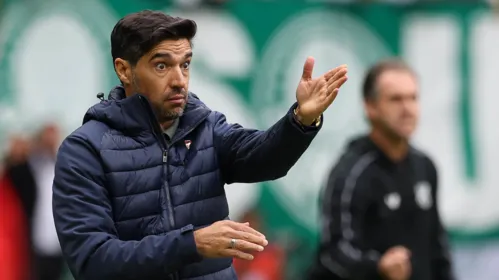 Após polêmica ausência, Abel reaparece e comanda treinos de olho na reta final do Brasileirão