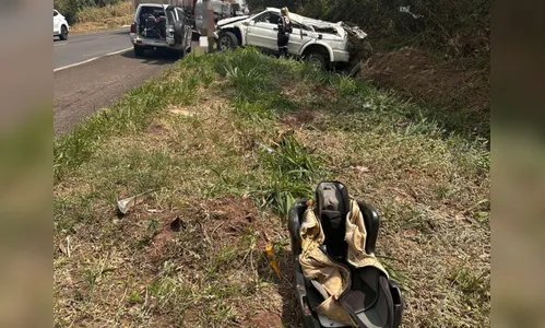 Criança de 2 anos é ejetada de carro e morre em acidente na BR-376