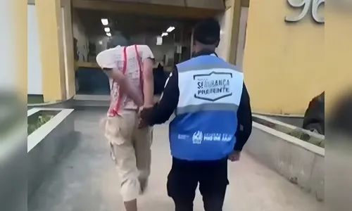 “Lá vem o Chaves”: jovem é preso com maconha e fantasiado de Chaves