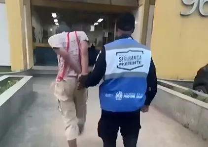 As imagens da abordagem incomum foram disponibilizadas pelos agentes nesta quinta-feira.