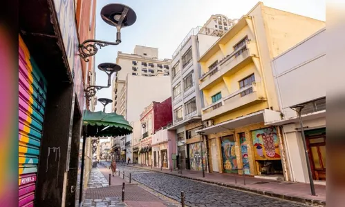 Maior cidade do Paraná pode multar quem urinar ou defecar na rua