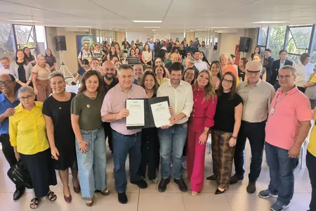 Beto Preto e prefeito Tiago Amaral com mais autoridades e convidados