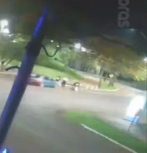 Cena foi registrada por uma câmera de segurança