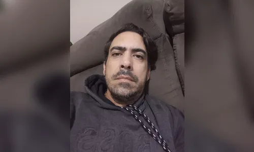 Cinegrafista de Maringá rifa camisa do Palmeiras para tratamento