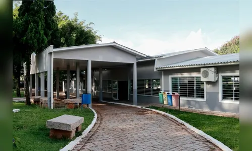 Porta de alumínio da Capela Mortuária Central de Apucarana é furtada