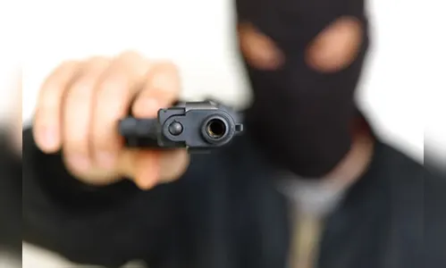 Bandido rouba celular de funcionária de loja em Arapongas