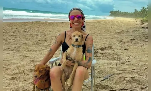 Acidente com carreta carregada com querosene mata advogada e cães