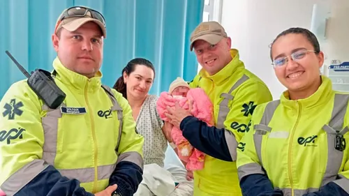 De acordo com a equipe, a gestante já apresentava grande dilatação e não havia condições de transportá-la até o hospital.