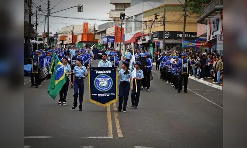 Desfile de 7 de Setembro reúne população em Jandaia do Sul