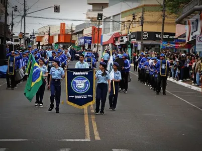 Desfile aconteceu na manhã de domingo (7)