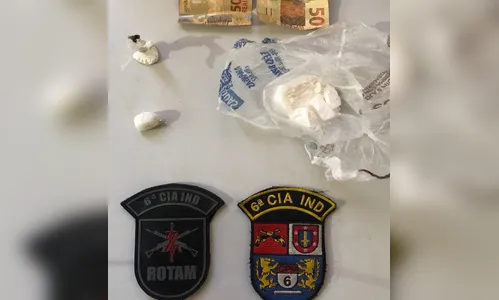 PM prende homem e mulher suspeitos de tráfico de drogas em Faxinal