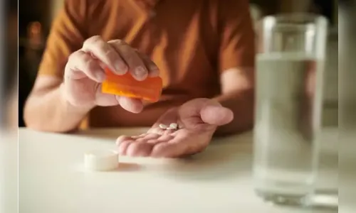 Medicamentos são proibidos após inseto e mudança de cor, diz Anvisa