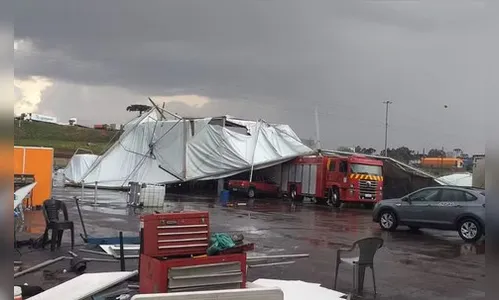 Temporal derruba estruturas do Autódromo de Cascavel durante corrida