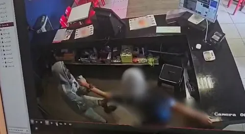 Homem fingiu estar armado e arrastou vítima até o banheiro