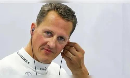 Schumacher conhece sua primeira neta em encontro reservado