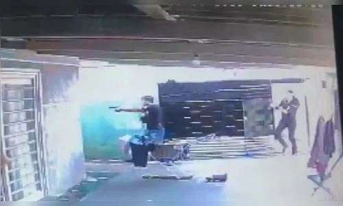 Mulher foge do padrasto após 22 anos de abusos e cárcere privado no PR