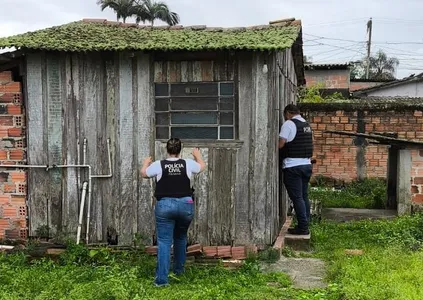 Mulher foi encontrada presa dentro de casa em Paranaguá, no litoral paranaense
