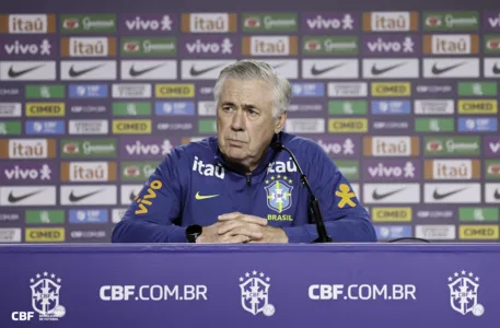 Neymar voltou a campo contra o Fluminense, mas ainda não convenceu comissão técnica da Seleção