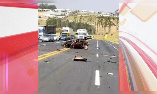 Mulher é ejetada de Corsa após colisão com carreta em Arapongas