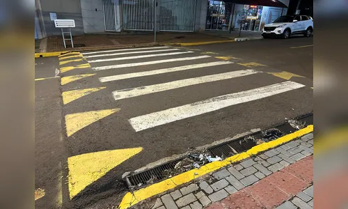 Homem sofre ferimentos ao cair de moto na Vila Shangri-la em Apucarana