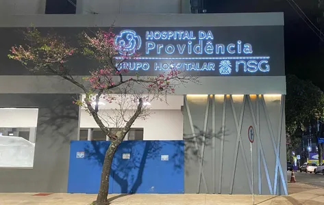 O adolescente sofreu ferimentos moderados e foi levado pelo Samu para o Hospital da Providência.