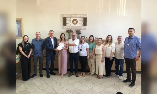 Terreno para nova Escola John Kennedy é oficializado com assinaturas