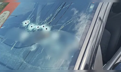 Homem é morto a tiros com vários disparos em frente a padaria