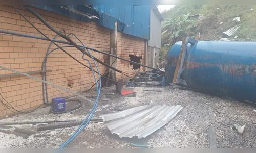 Explosão em caldeira de empresa deixa 3 trabalhadores feridos de SC