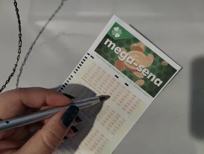 O jogo simples, com seis números marcados, custa R$ 6