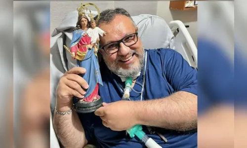 Padre que toma 281 comprimidos por dia recebe alta de hospital