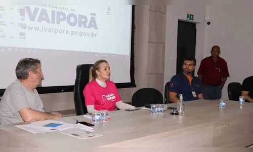 Reunião busca soluções para emaranhado de cabos em postes de Ivaiporã