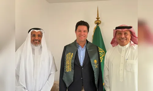 Em Riyad, Guto Silva estuda soluções de IA para transporte no Paraná
