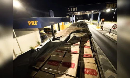 PRF apreende 1,1 milhão de maços de cigarros contrabandeados no PR