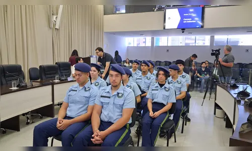 Câmara de Vereadores realiza posse do Parlamento Jovem de Apucarana