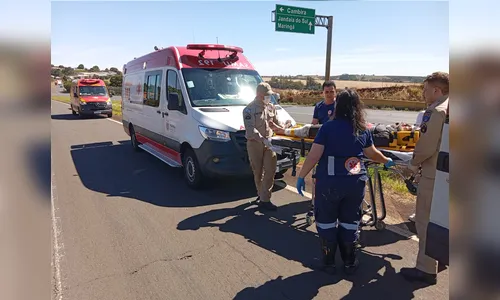 Jovem fica ferida após acidente de moto na BR-376 em Cambira