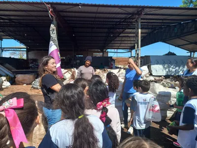 Visita dos alunos na Ascamar